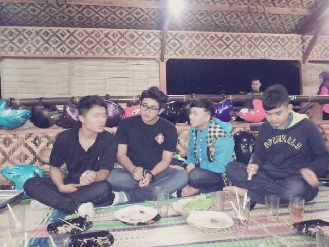 EchoBaru's profile picture. Siapa coba?