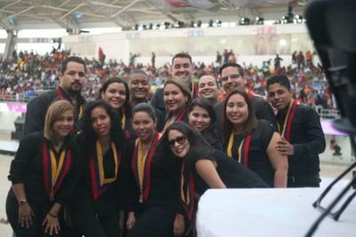 músico, deportista y del mejor equipo de venezuela leones del caracas..!!
