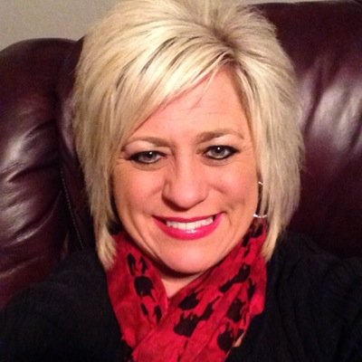 lisaceads's profile picture. 