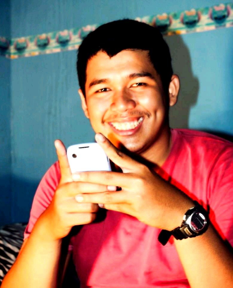 lanjarAnjar's profile picture. mencoba jadi penulis sajak pendek. maaf kalau malah jadi alay.