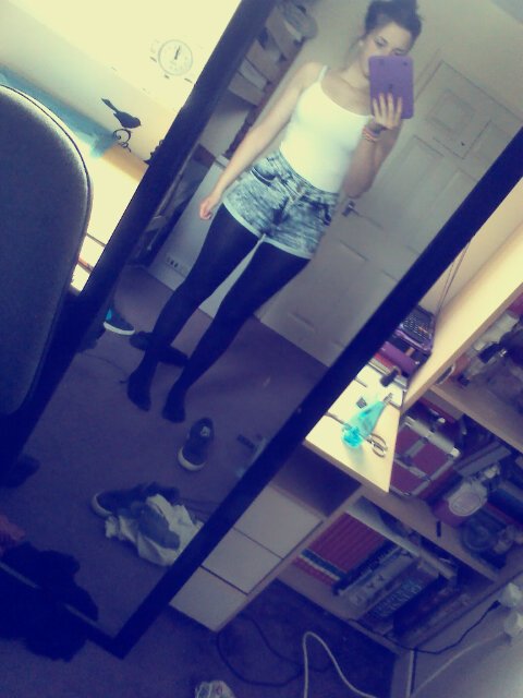 Follow me and ill follow you back3xx