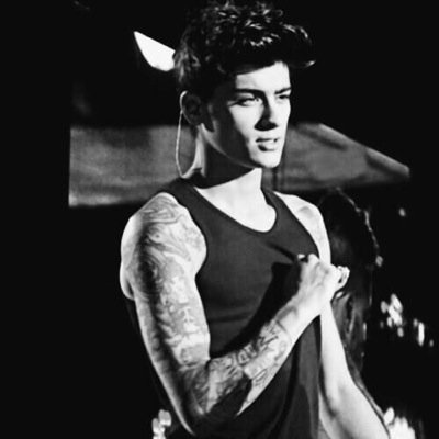 Hey free follow! It would be nice if you followed my other acc @snowmanlarryaf ! Thnxs ilysm!