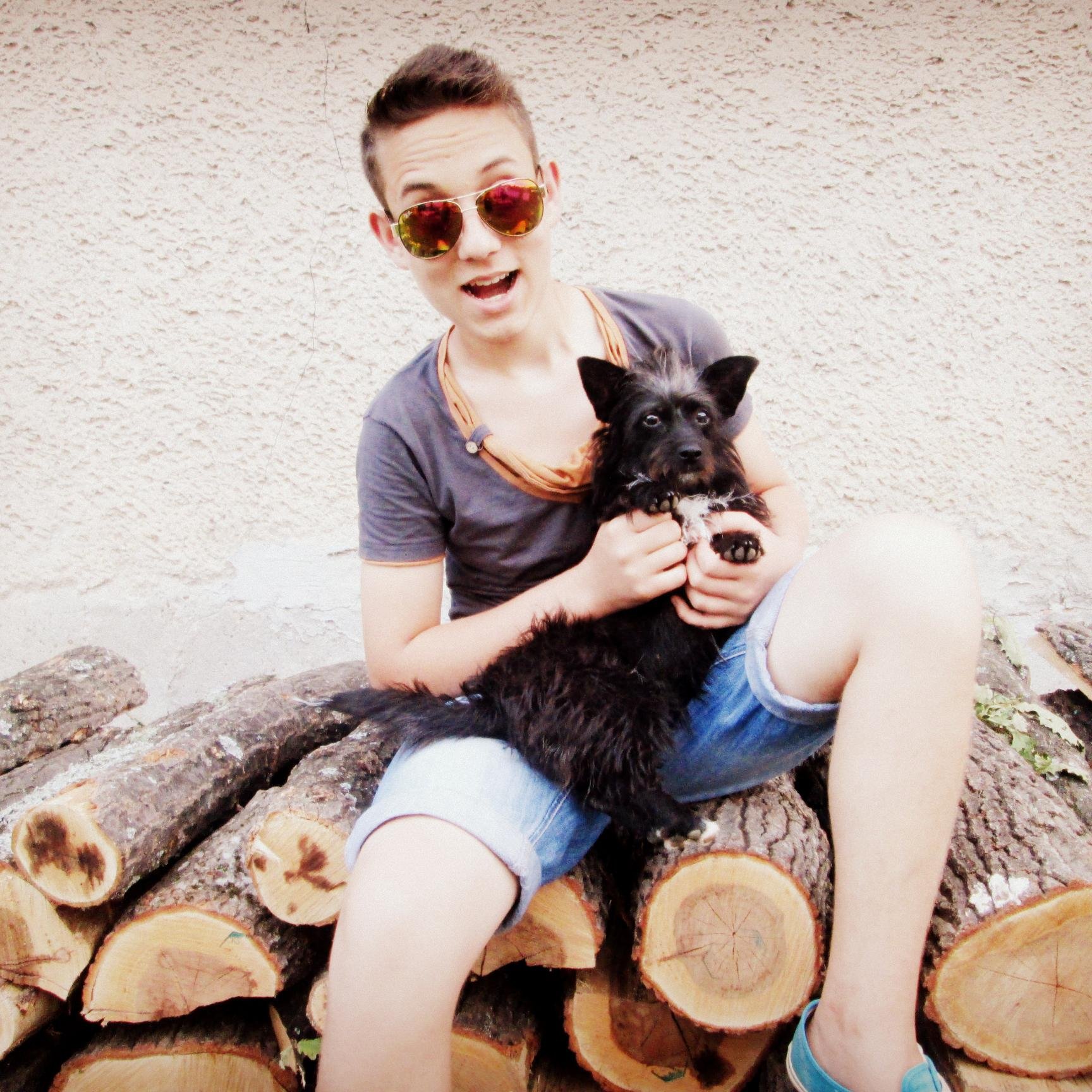 Boyan_Radev's profile picture. Snapchat : boyanradev 
 
 






             Kik : boyanradev                          n_n