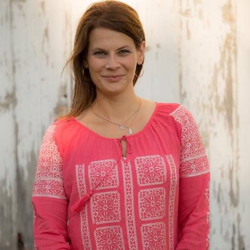 Adv. Energy Medicine Practitioner and Spiritual Intuitive.  Reminding  YOU that you are LOVE, you are WHOLE and you are PERFECT... just as you are!