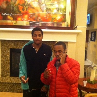 Brightmo till the world bands over here nigga classy nigga who wants a classy btc tru crew circle so small dont fuck with nobody selfmade 2-3 zone