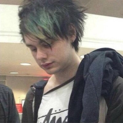 Follow @iheart5sos :)