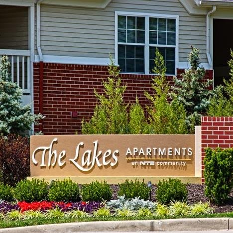 Beautiful apartment home living on the northwest side of Indianapolis minutes from Broad Ripple,downtown, dining, shopping, & night life! http://t.co/qZBJJqyU