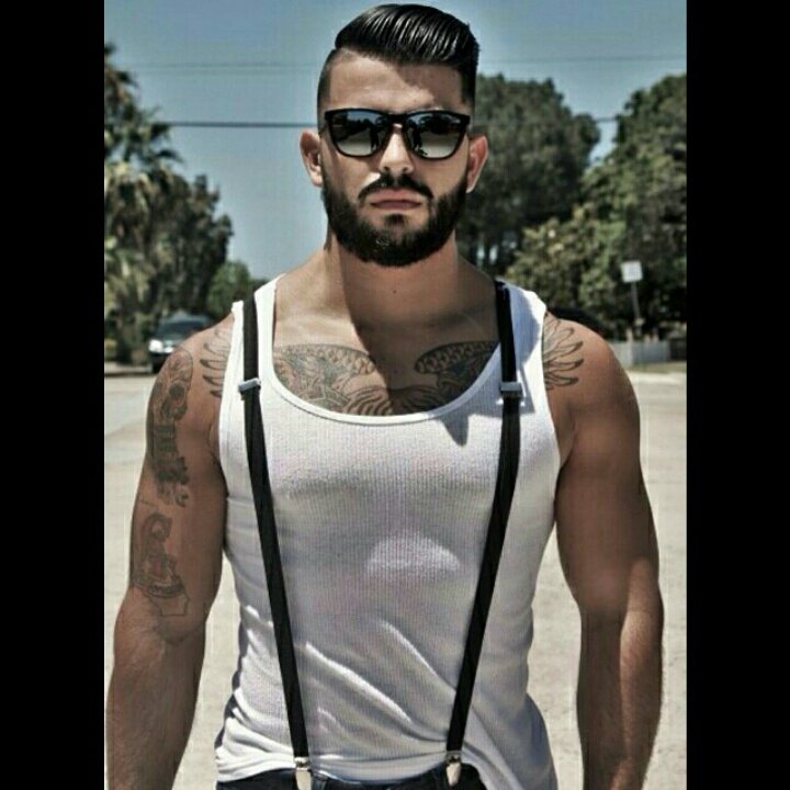 ResistinTheUrge's profile picture. I always believed I was stronger than anything, but this thing just might win. [RP 18+] #Wolf