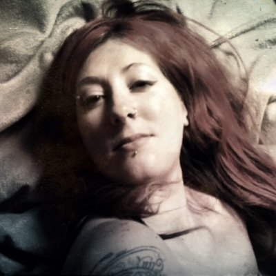 Photog; homeschooling mama of 8; former Navy wife; raw/organic foodie; coffee fiend; bibliophile; Sky-Watcher; Pro-Lifer; on my 1•1•Six