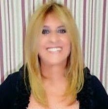 Editora, Jornalista e Produtora de Moda do Blog e Página Anjinha da Moda, Poetisa e Cronista Infantil.