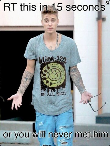 I LOVE JUSTIN BIEBER :)