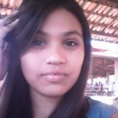 amo pizza, praia, piscina e também amo a serie the vampire diaries
