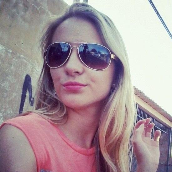 A vida não se acaba quando deixamos de viver e sim quando deixamos de buscar algo nela! (Bob Marley) Maarcy mãe da Bya #Solteira #Feliz