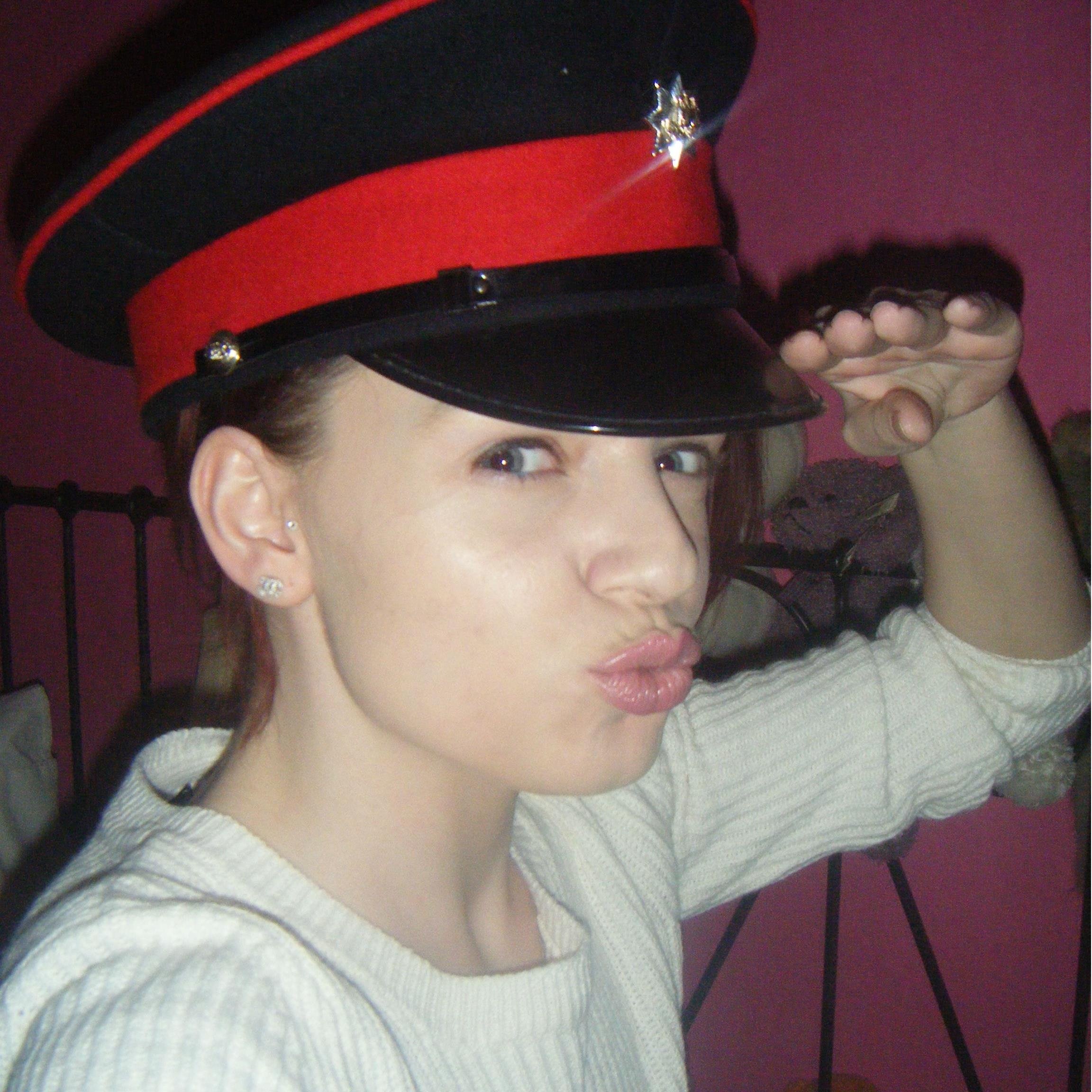 LauraB_UK's profile picture. 