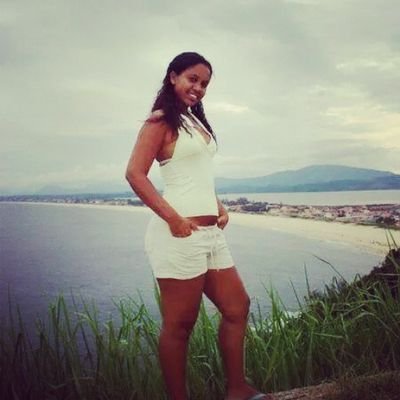 Sou uma pessoa muito feliz e amo tudo o que tenho...principalmente a minha familia.