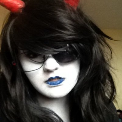 Vriska, future pir8 and sea captain. Message me whatever, I'll respond if you're worth my time.