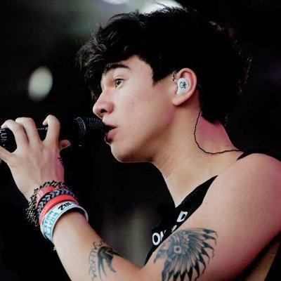 wowlukehemmo's profile picture. singers do it louder x x