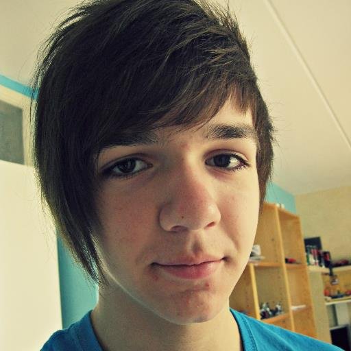 Bassist for Up In iowa ~ i prefer bacon ~ Don't lean on me, 'cause i am falling, please don't fall with me ~ @thecolormorale follows