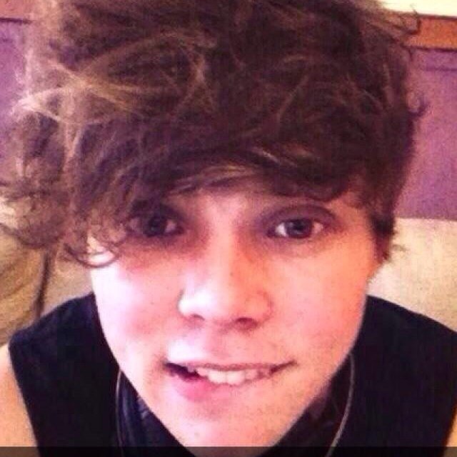 5 Seconds of Summer Amnesia.Close as Strangers.English Love Affair. Wrapped around Your Finger. Beside you. -J.

02.07.2014