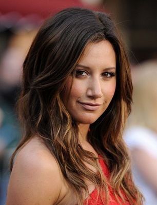 The youngest daughter of Snow White and Prince Charming, a Princess, a Jewel, a savior. #OC #OUAT#Single #OpenRp