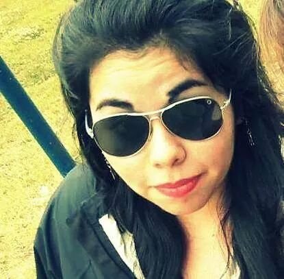 soy una chica muy loca que ama la musica y a los animaless y toca la bateria y estudia prevencion de riesgos viva el rock¡¡¡!!!!