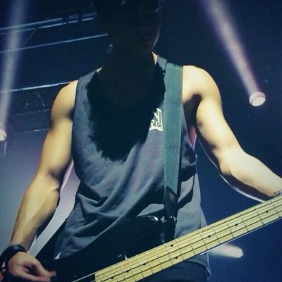 calum thinks you're hot and would fuck you anyday