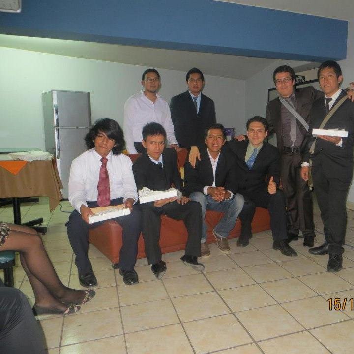 Dueño de mis silencios  (: Estudiante de Adm. de Empresas en la USIL Estoy persiguiendo mis sueños.  Vivo enamorado de mi PERU y su diversidad Cultural !!