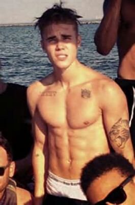 ive been on twitter For a while and now im changing things up. i will now be showing tweets of justin bieber and ariana grande and im a fan of both of them.
