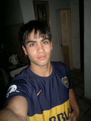 petisero de las catorce , 23 años ,soltero