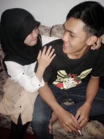 Pengajar di SLB-C YPM Kadungora. FKIP-PLB UPI Bandung. Just Allah ♥ 15 Desember (´▽`ʃƪ) . @arifozaq_