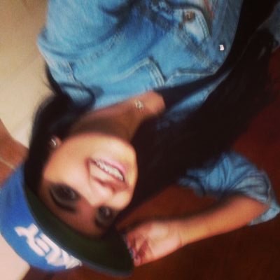Minha loucura é a realidade ,evito depender até da felicidade.