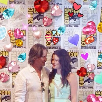 I love Robert Carlyle and Emilie De Ravin. Lana Parrilla is just PERFECT. OUAT is the best thing I've ever seen.