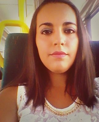 20. Estudiante y futura integradora social. Caminando por la vida. Los sueños mueren en un lugar llamado miedo. El secreto para ser feliz es la mala memoria.