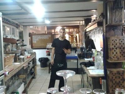 simplemente soy alguien que intenta ser feliz en esta vida :)
