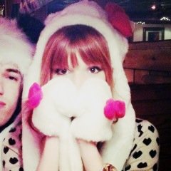 Younger sister to @TheThorneDiary and @grandellatales. I love Bella Thorne