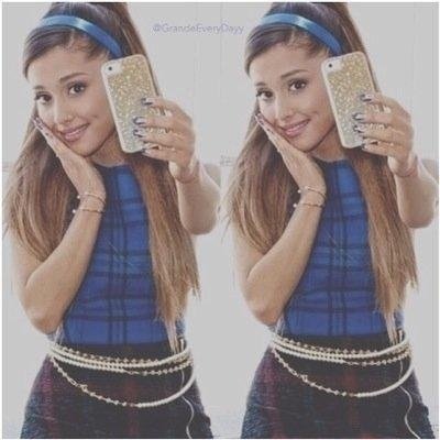 Ariana followed/noticed me on my hacked account @bocakitten Ari is my everything and im here to support her in every way❤️