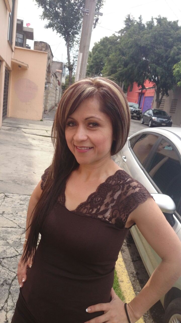 Cirujana Dentista con especialidad en Ortodoncia y Ortopedia Maxilar.