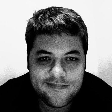Daydreamer apaixonado pela Lua, geek que adora escrever, fotografar, filosofia de botequim, comics, ecommerce e mídias digitais. Aqui e ali ao mesmo tempo.