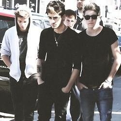 Just another Imagines account ;) Tweet us if u want a personal :) #1D