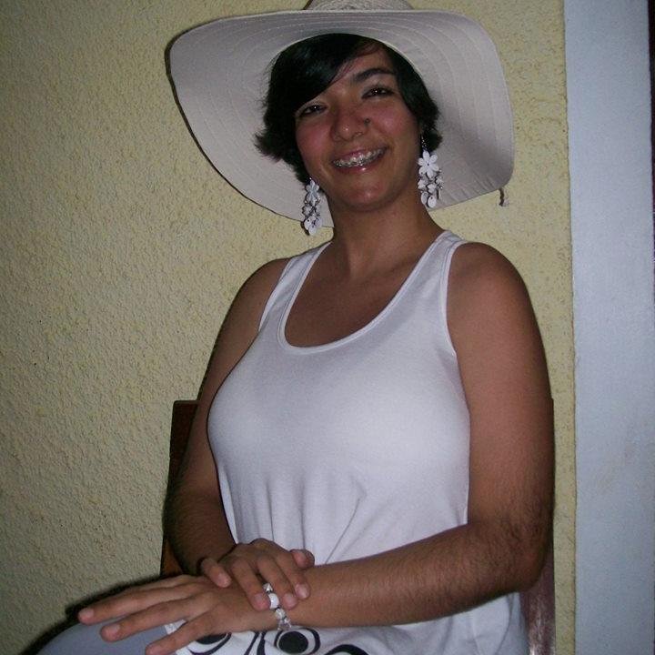 OLÁ EU ME CHAMO FERNANDA ANTUNES DE LIMA TENHO 34 ANOS DE IDADE MORO EM BARRA DO CUIÉTE MG TENHO MUITO ORGULHO DE SER BRASILEIRA  ADORO OUVIR TODAS AS MÚSICAS.