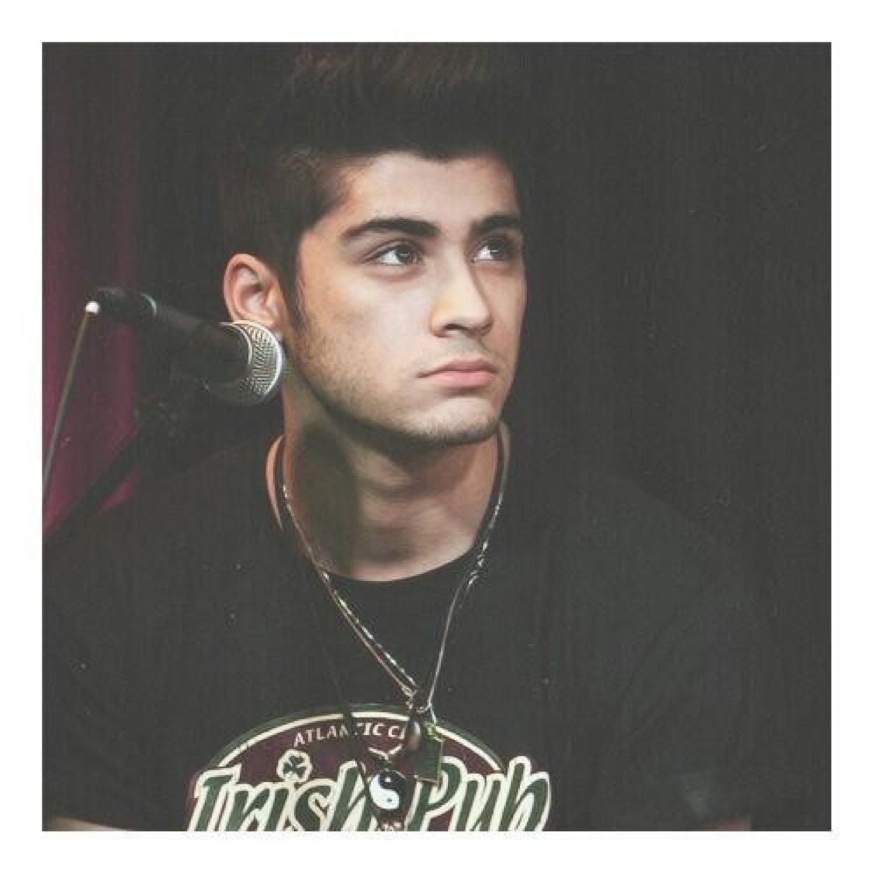 Follow @vuittonhoran please :)