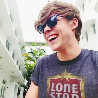 Hi I'm Ashton. I like to have fun and cuddle. I'm in a band called 5sos.