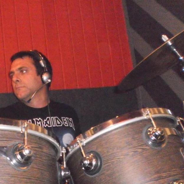 bbstwitt's profile picture. La canción sigue siendo la misma #Perro #Viejo #Juanita