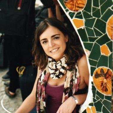 Comunicadora, publicista, realizadora y amante del cine. Escribo, salgo, hablo, bailo, nado y navego. Amante de la palta.