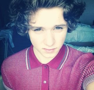 I'm Logan. I'm a bionic teenager and the son of @BionicQueenBree. I sing, play the guitar and the piano. I'm also in a band with my friends.