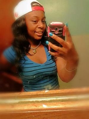 PrettyArianee Profile Picture