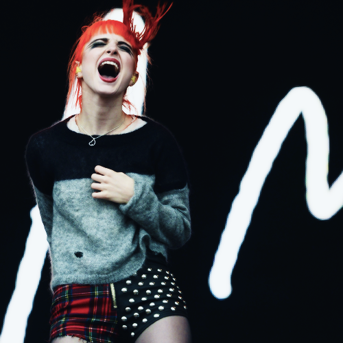 isparmore's profile picture. @paramorepls is better than you