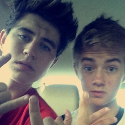 You just got a free follow, follow @jackiefranklinn and if u do ask her for a dm to shawn and nash