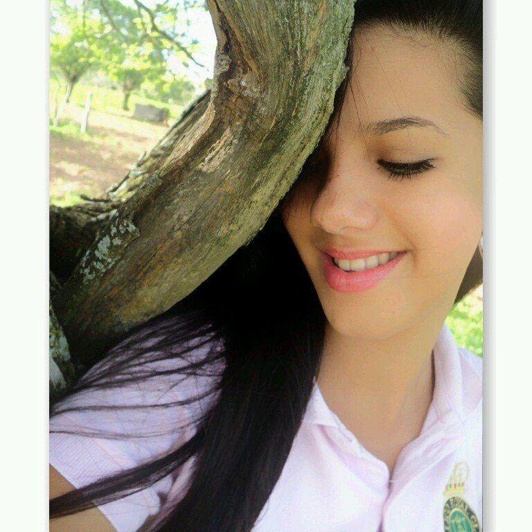 ♥ O segredo é não correr atrás das borboletas... É cuidar do jardim para que elas venham até você. ♫