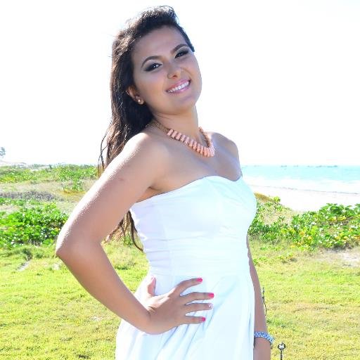 Uma canceriana apaixonada pela vida! Sonhos tenho muitos, mas nunca esqueço de manter os pés firmes no chão. Nutricionista!! Nutrição com amor.